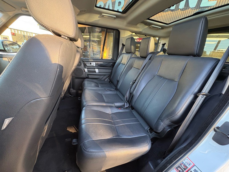 2016 Land Rover LR4 Image 21