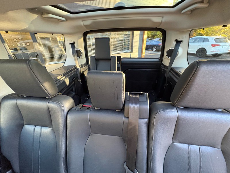 2016 Land Rover LR4 Image 22