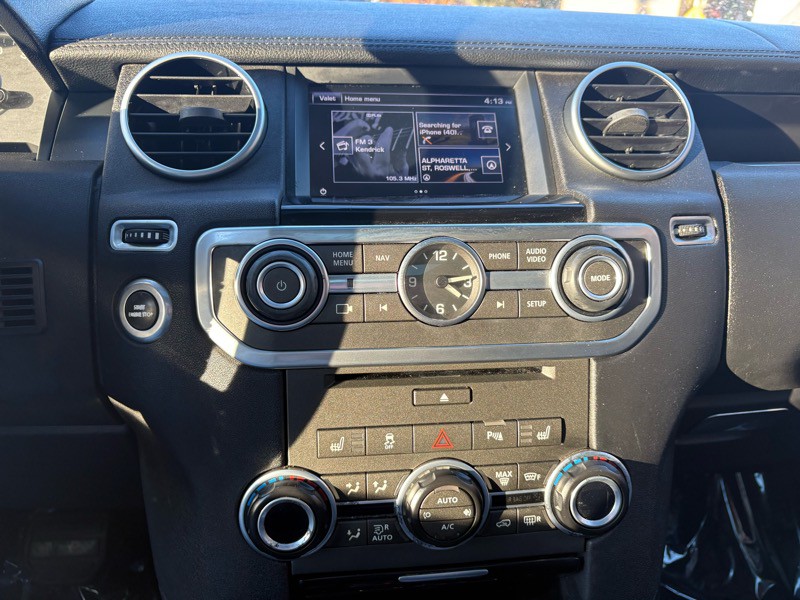 2016 Land Rover LR4 Image 26