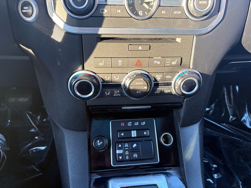 2016 Land Rover LR4 Image 27
