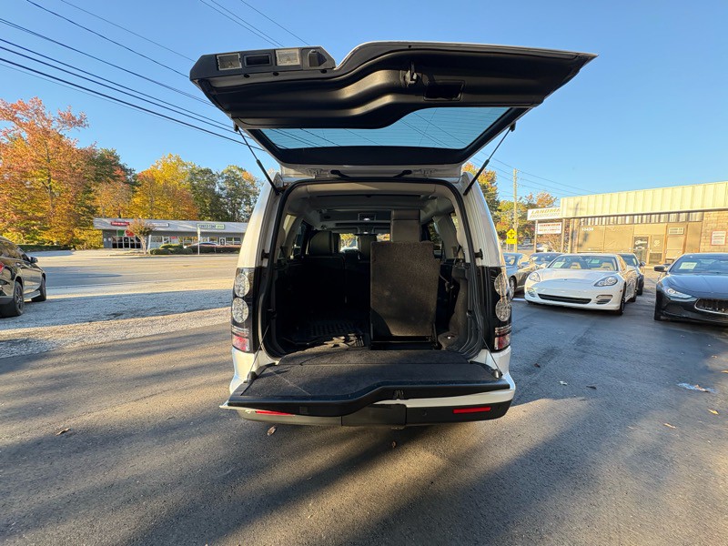 2016 Land Rover LR4 Image 33