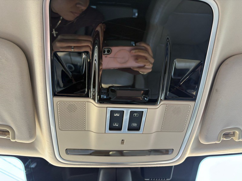 2013 Land Rover Range Rover Image 18