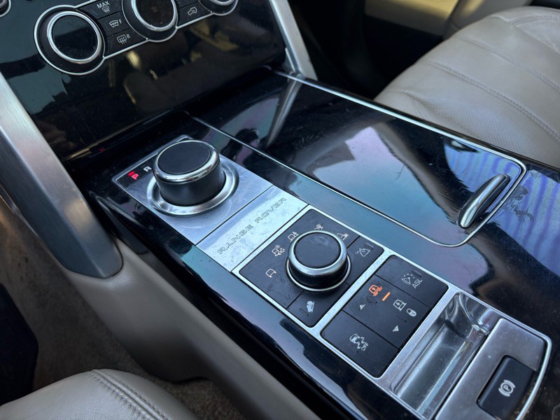 2013 Land Rover Range Rover Image 21