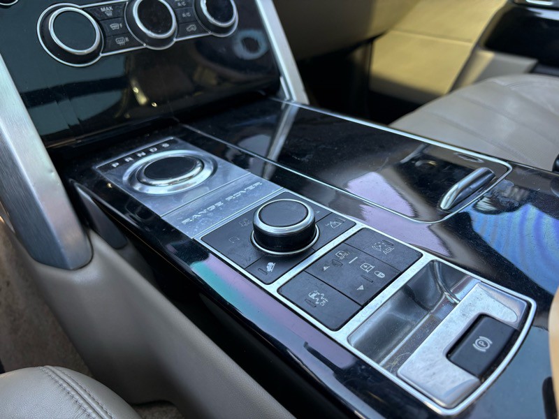 2013 Land Rover Range Rover Image 22