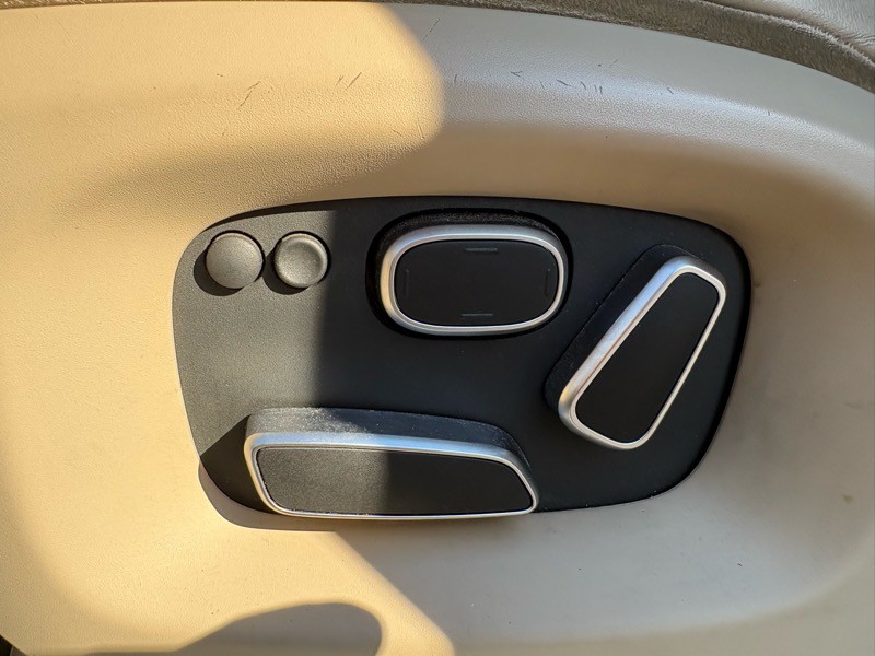 2013 Land Rover Range Rover Image 25