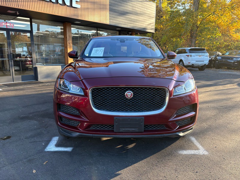 2017 Jaguar F-PACE Image 2