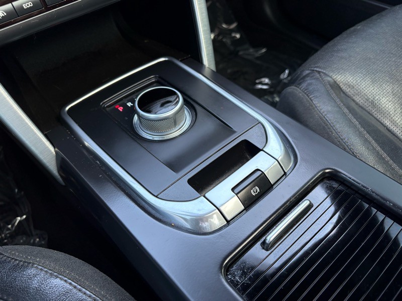 2015 Land Rover Discovery Sport Image 13