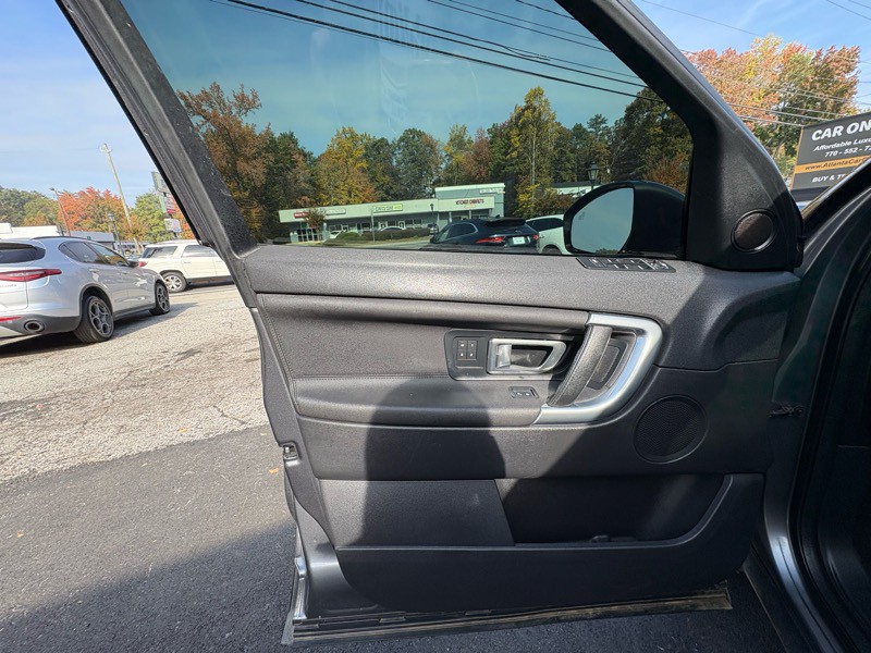 2015 Land Rover Discovery Sport Image 17