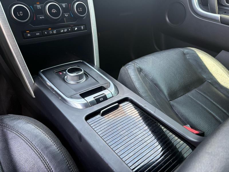 2015 Land Rover Discovery Sport Image 17