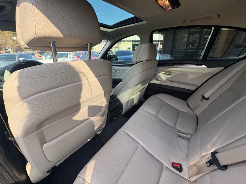 2011 BMW 5 Series Image 16