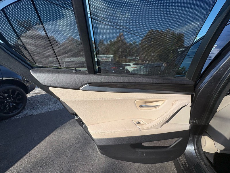 2011 BMW 5 Series Image 18