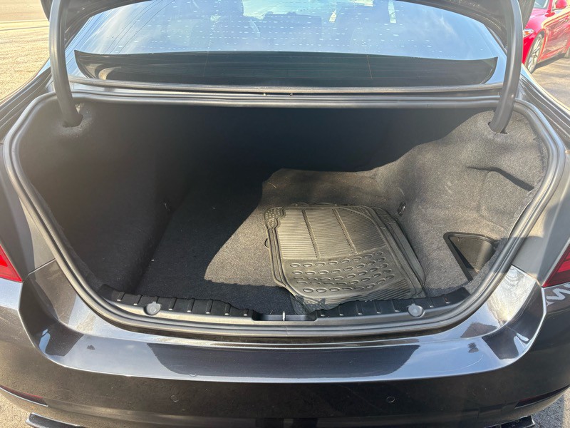 2011 BMW 5 Series Image 20