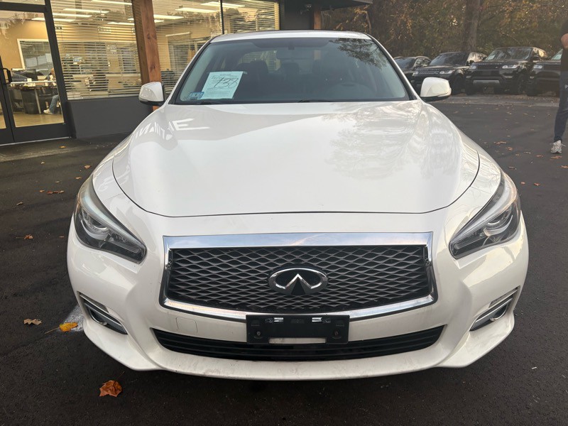 2015 INFINITI Q50 Image 2