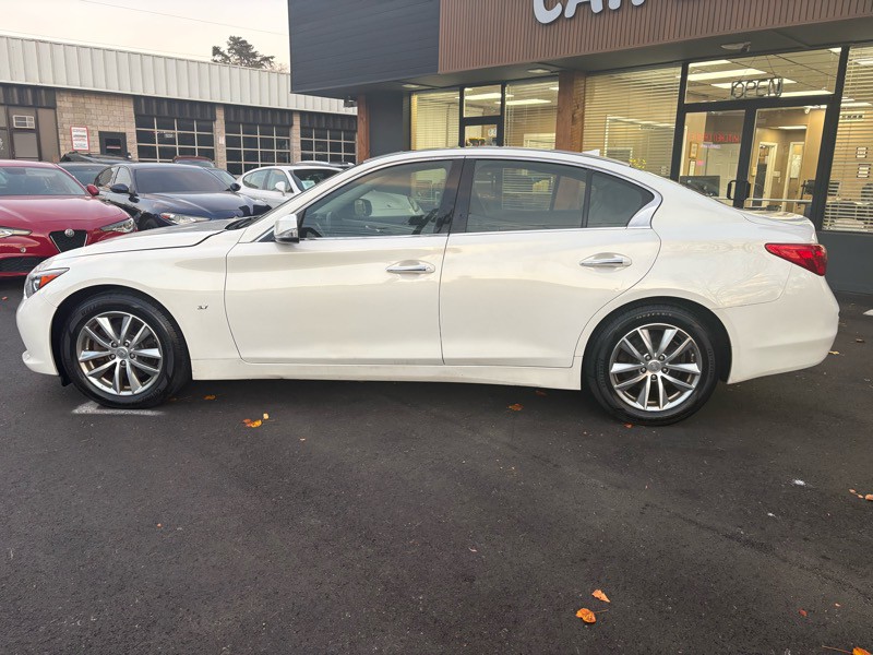 2015 INFINITI Q50 Image 8
