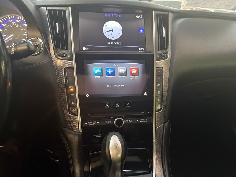2015 INFINITI Q50 Image 18