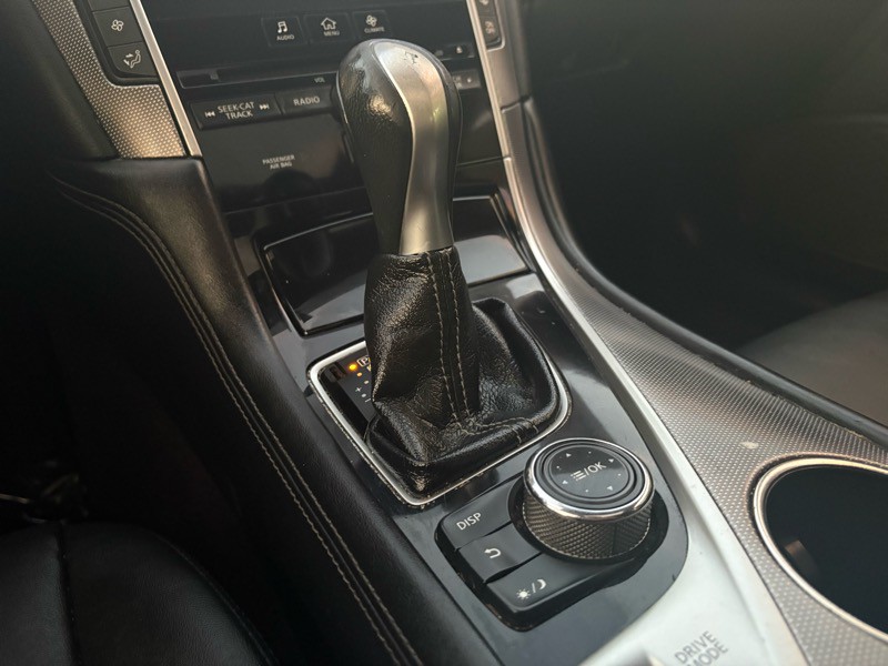 2015 INFINITI Q50 Image 20