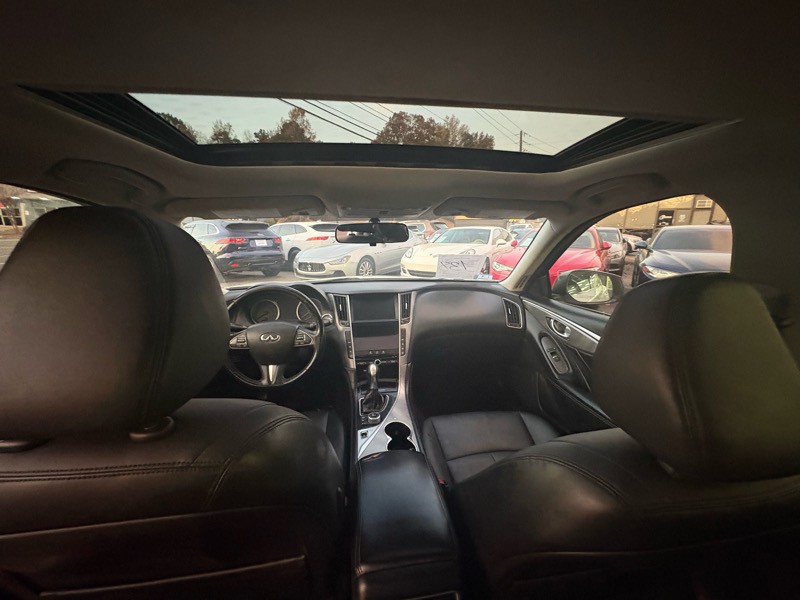 2015 INFINITI Q50 Image 26