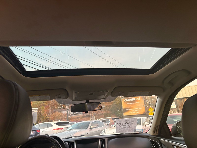 2015 INFINITI Q50 Image 28