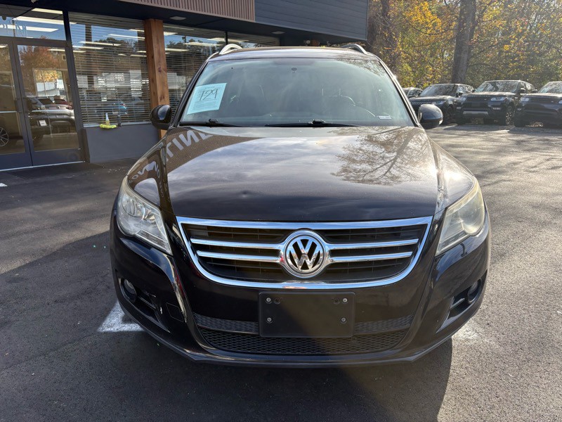 2011 Volkswagen Tiguan Image 2