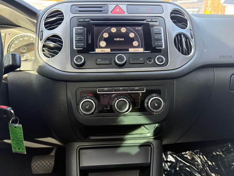 2011 Volkswagen Tiguan Image 9