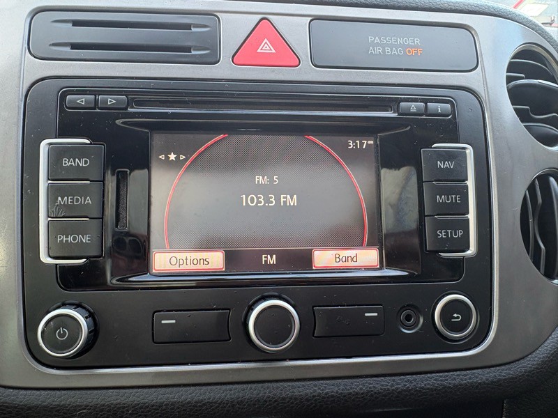 2011 Volkswagen Tiguan Image 10