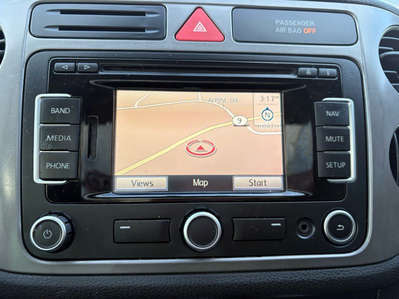 2011 Volkswagen Tiguan Image 11