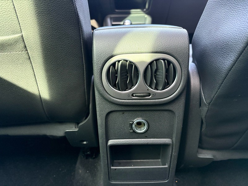 2011 Volkswagen Tiguan Image 26