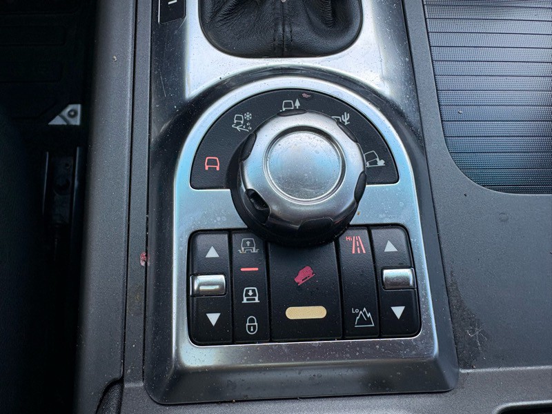 2011 Land Rover Range Rover Image 15