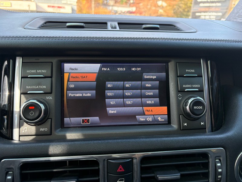 2011 Land Rover Range Rover Image 16