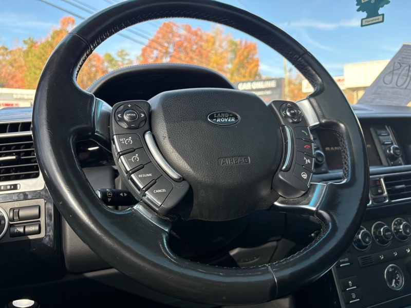 2011 Land Rover Range Rover Image 24