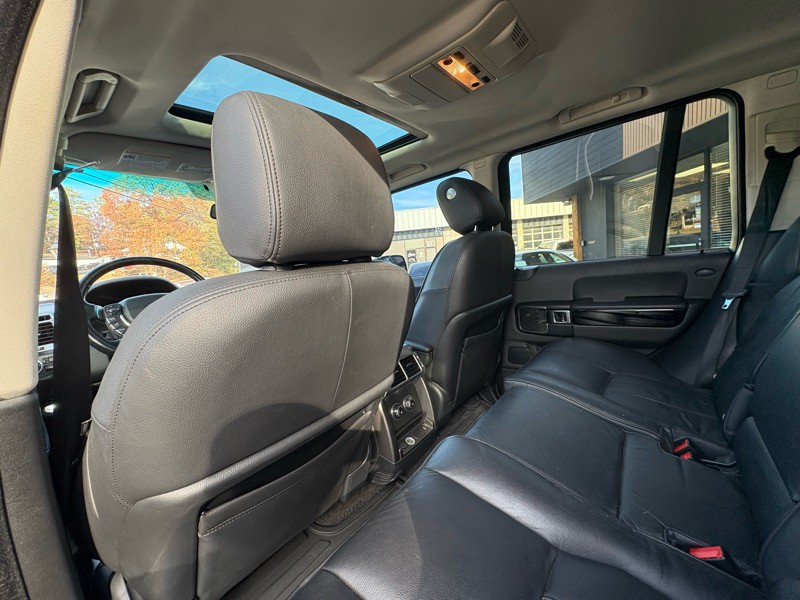 2011 Land Rover Range Rover Image 32