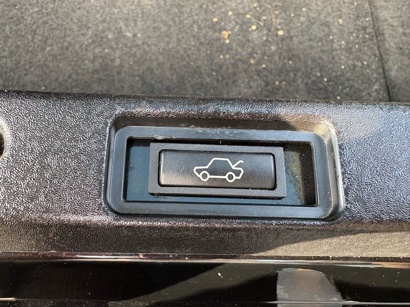 2011 Land Rover Range Rover Image 35