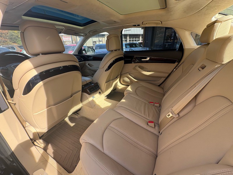 2011 Audi A8 Image 15