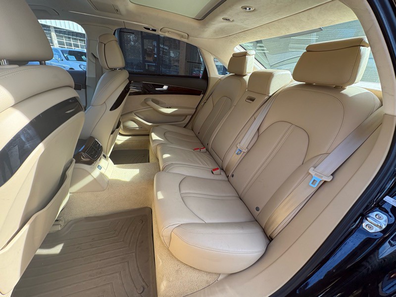 2011 Audi A8 Image 16