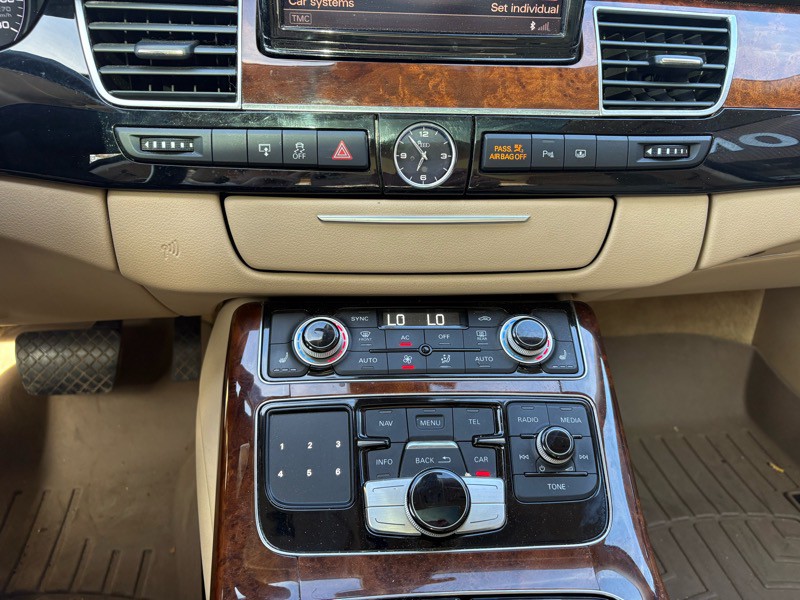 2011 Audi A8 Image 25