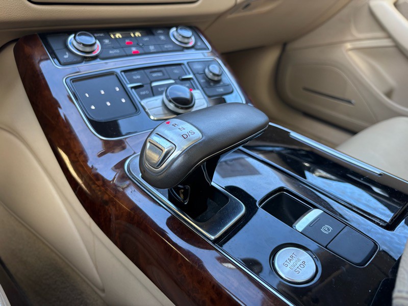 2011 Audi A8 Image 27