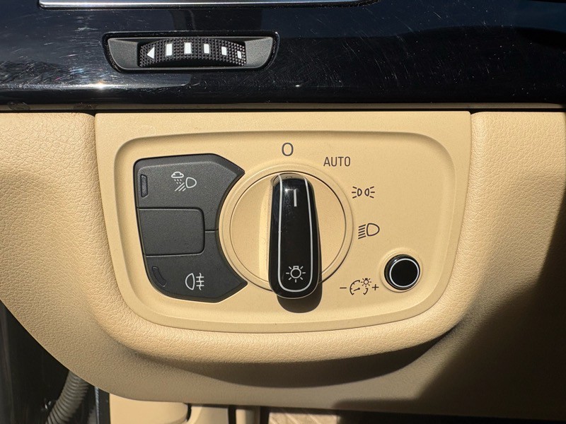 2011 Audi A8 Image 29