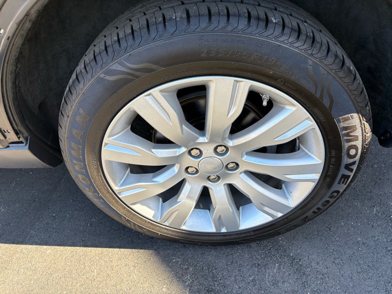 2016 Land Rover Discovery Sport Image 40