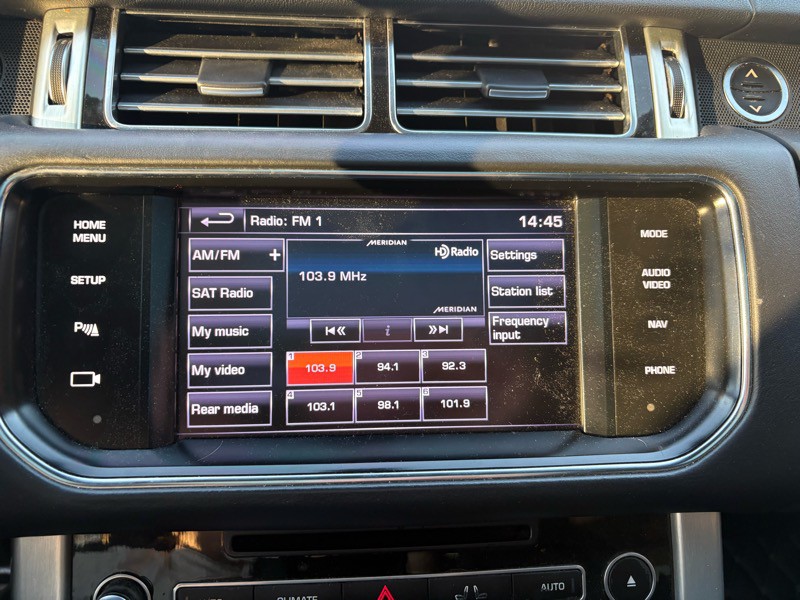 2014 Land Rover Range Rover Image 23