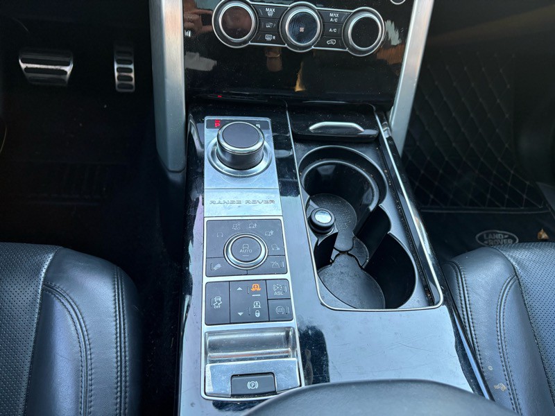 2014 Land Rover Range Rover Image 30