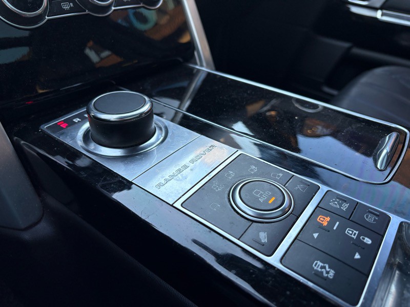 2014 Land Rover Range Rover Image 31