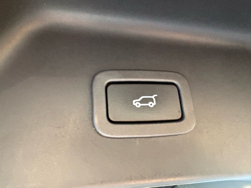 2014 Land Rover Range Rover Image 35