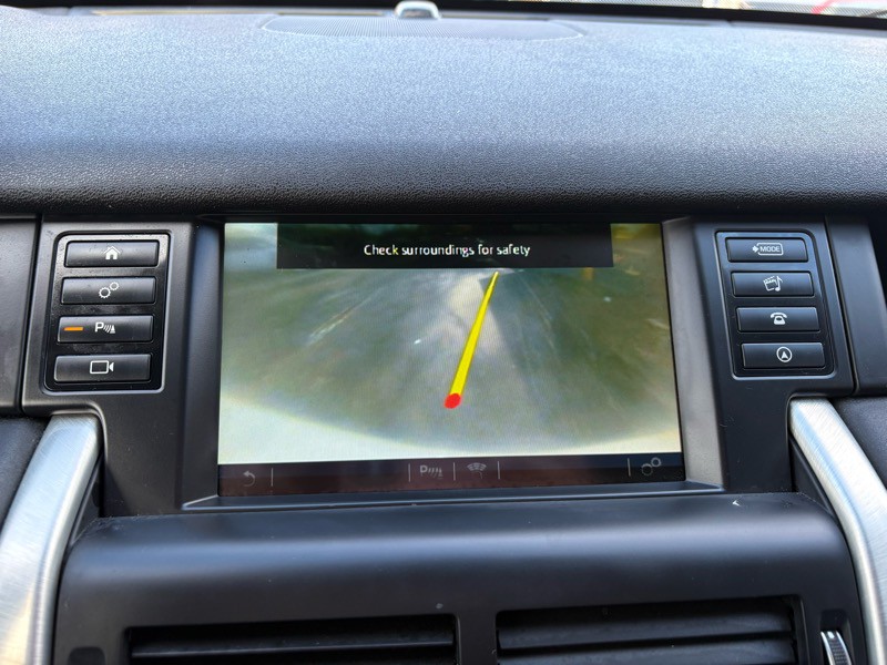 2016 Land Rover Discovery Sport Image 11