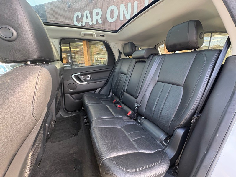 2016 Land Rover Discovery Sport Image 29