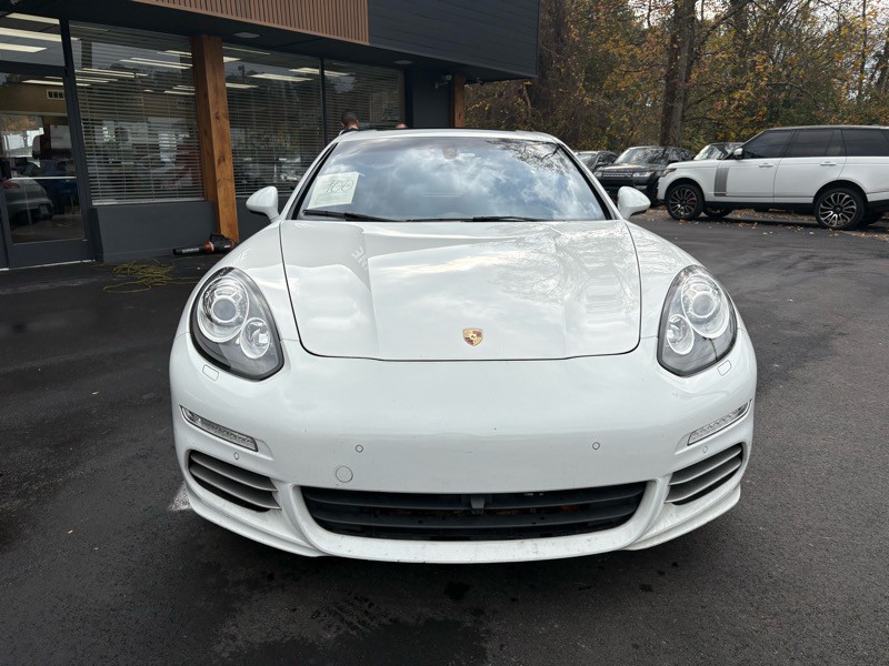 2014 Porsche Panamera Image 2