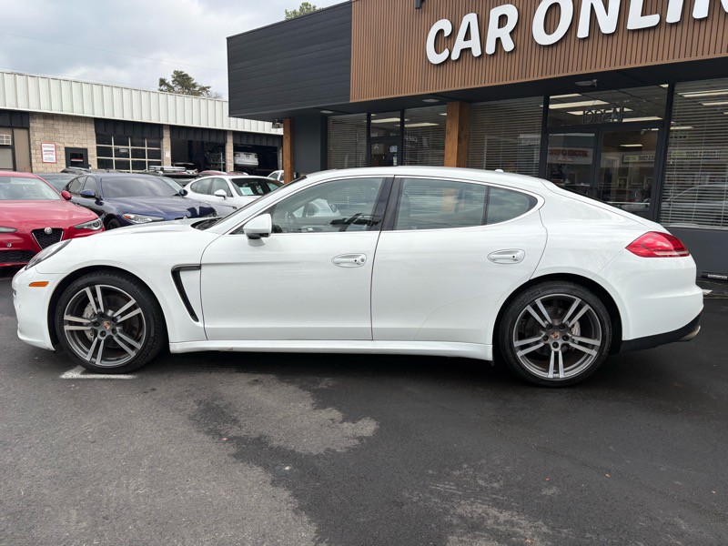 2014 Porsche Panamera Image 8