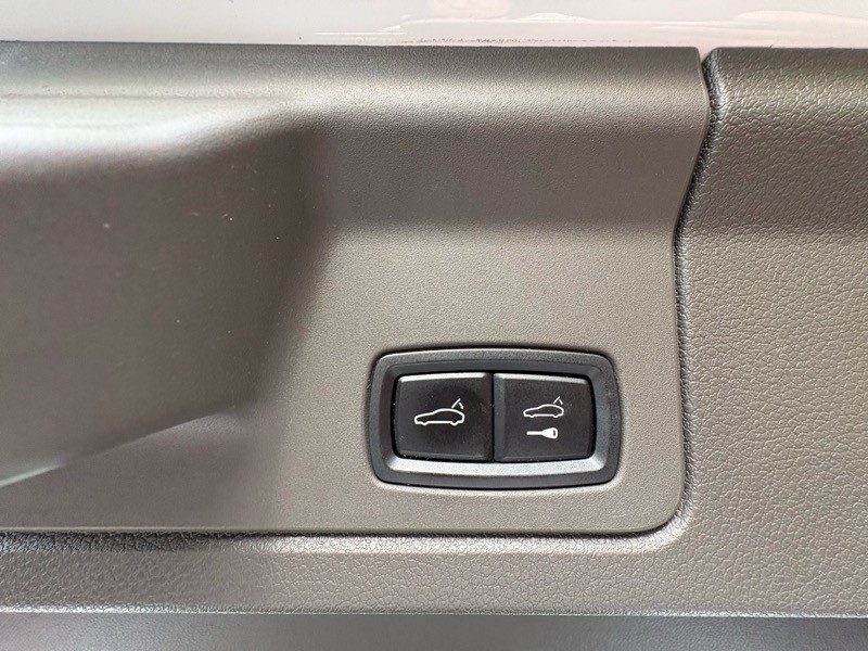 2014 Porsche Panamera Image 12