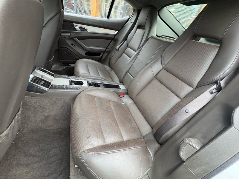 2014 Porsche Panamera Image 14