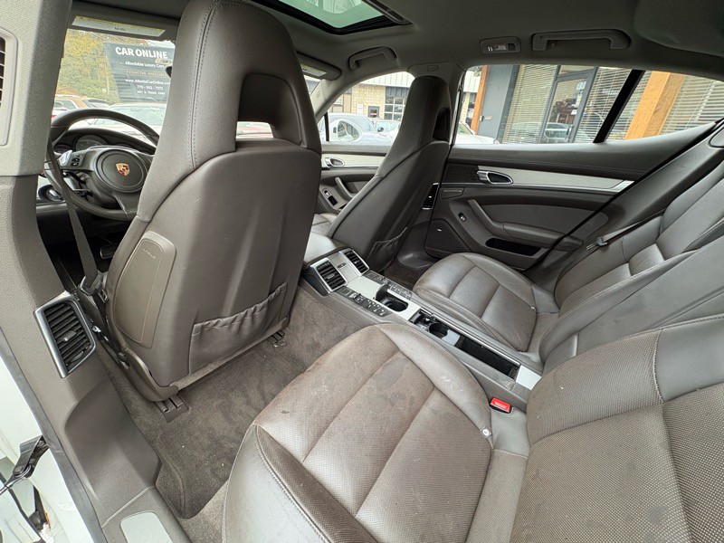 2014 Porsche Panamera Image 15