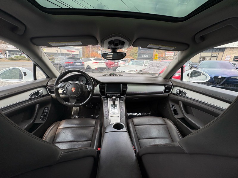 2014 Porsche Panamera Image 19